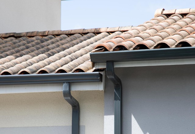 1 Main Seamless Gutters Near Me Upgrade Your Home s Efficiency and Curb Appeal